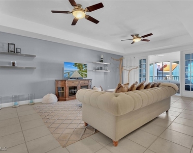 2000 Royal Marco Way - Photo Thumbnail 1