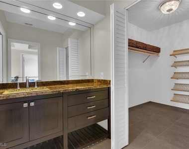 2000 Royal Marco Way - Photo Thumbnail 16