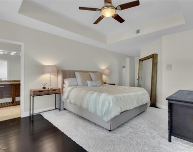 2000 Royal Marco Way - Photo Thumbnail 14