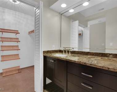 2000 Royal Marco Way - Photo Thumbnail 19