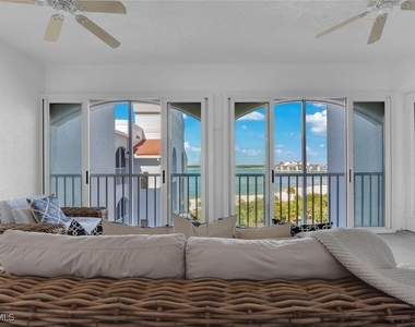 2000 Royal Marco Way - Photo Thumbnail 12