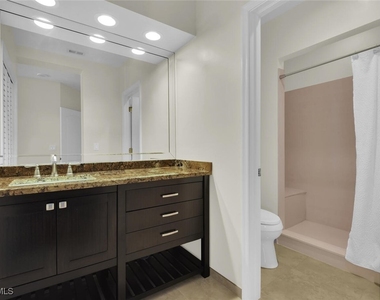 2000 Royal Marco Way - Photo Thumbnail 20