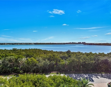2000 Royal Marco Way - Photo Thumbnail 33