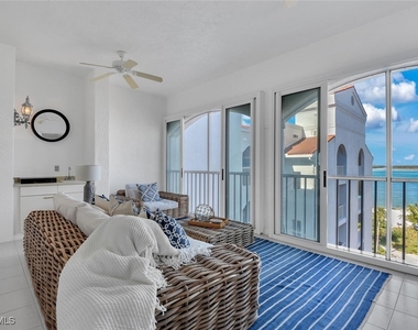 2000 Royal Marco Way - Photo Thumbnail 11