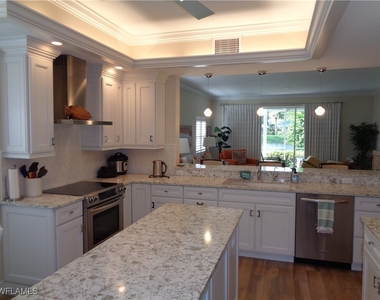 6190 Reserve Circle - Photo Thumbnail 5