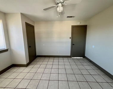 1042 W Village Court - Photo Thumbnail 20