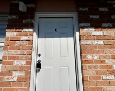 1042 W Village Court - Photo Thumbnail 5