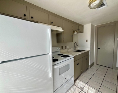 1042 W Village Court - Photo Thumbnail 10