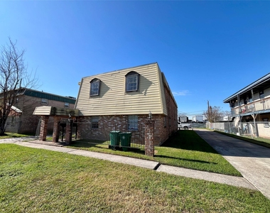 1042 W Village Court - Photo Thumbnail 1