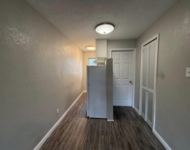2501 Yoakum Boulevard - Photo Thumbnail 14