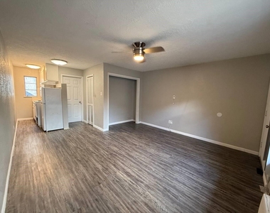 2501 Yoakum Boulevard - Photo Thumbnail 9