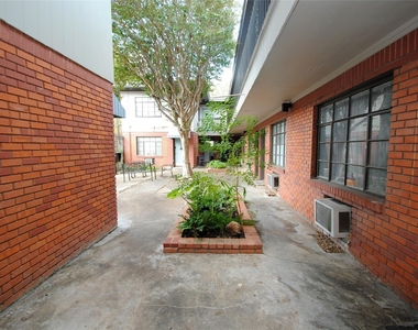 2501 Yoakum Boulevard - Photo Thumbnail 2