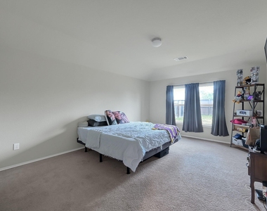 15127 Willow Tree Lane - Photo Thumbnail 17
