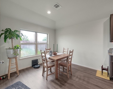 15127 Willow Tree Lane - Photo Thumbnail 14