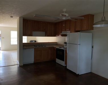4504 College Main Street - Photo Thumbnail 20