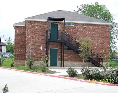 4504 College Main Street - Photo Thumbnail 10