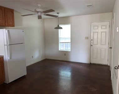 4504 College Main Street - Photo Thumbnail 16