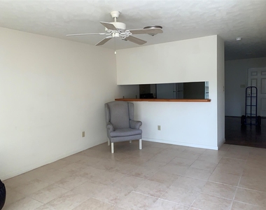 4504 College Main Street - Photo Thumbnail 21