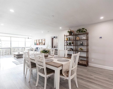 1125 W Peppertree Drive - Photo Thumbnail 9