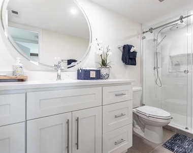1125 W Peppertree Drive - Photo Thumbnail 22