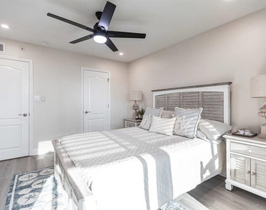 1125 W Peppertree Drive - Photo Thumbnail 21