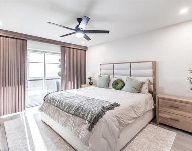 1125 W Peppertree Drive - Photo Thumbnail 14