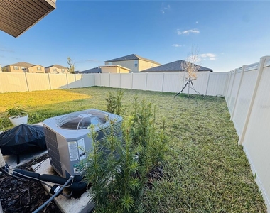 13181 Garnet Raspberry Avenue - Photo Thumbnail 9