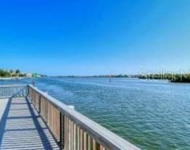 1125 W Peppertree Drive - Photo Thumbnail 24