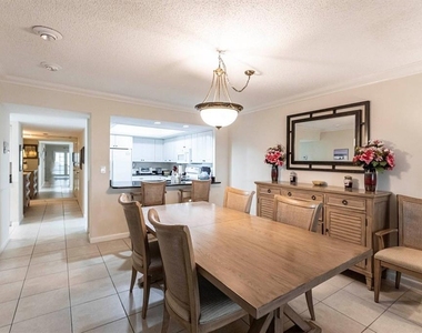 1125 W Peppertree Drive - Photo Thumbnail 7