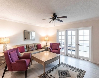 1125 W Peppertree Drive - Photo Thumbnail 2