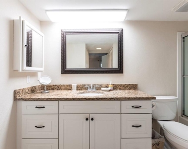 1125 W Peppertree Drive - Photo Thumbnail 13