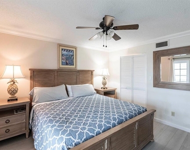 1125 W Peppertree Drive - Photo Thumbnail 10
