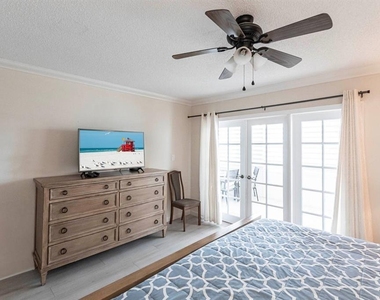 1125 W Peppertree Drive - Photo Thumbnail 12