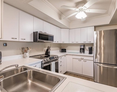1125 W Peppertree Drive - Photo Thumbnail 6