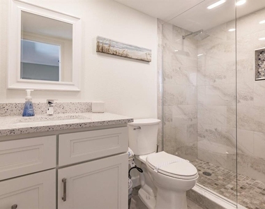 1125 W Peppertree Drive - Photo Thumbnail 18
