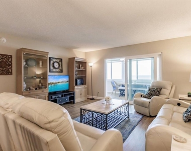 1125 W Peppertree Drive - Photo Thumbnail 2