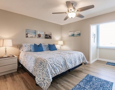 1125 W Peppertree Drive - Photo Thumbnail 15