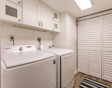 1125 W Peppertree Drive - Photo Thumbnail 26
