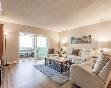 1125 W Peppertree Drive - Photo Thumbnail 1