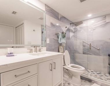 1055 W Peppertree Drive - Photo Thumbnail 17