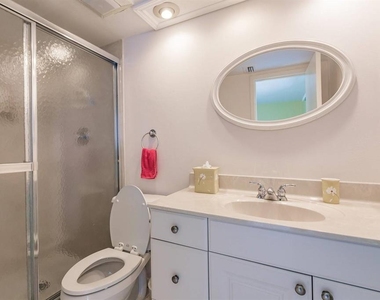 1055 W Peppertree Drive - Photo Thumbnail 19