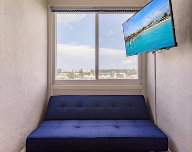 1125 W Peppertree Drive - Photo Thumbnail 23