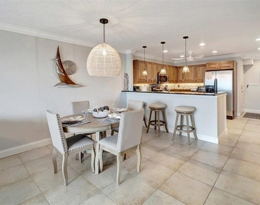 1125 W Peppertree Drive - Photo Thumbnail 7