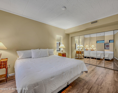 550 Clay Avenue - Photo Thumbnail 18
