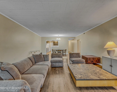 550 Clay Avenue - Photo Thumbnail 8