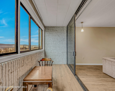 550 Clay Avenue - Photo Thumbnail 10