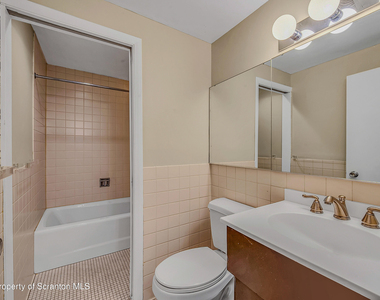 550 Clay Avenue - Photo Thumbnail 7