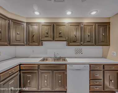550 Clay Avenue - Photo Thumbnail 15