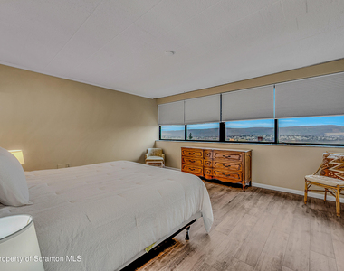 550 Clay Avenue - Photo Thumbnail 24