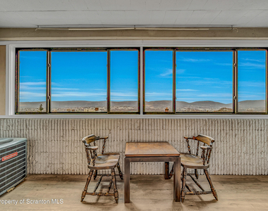 550 Clay Avenue - Photo Thumbnail 9